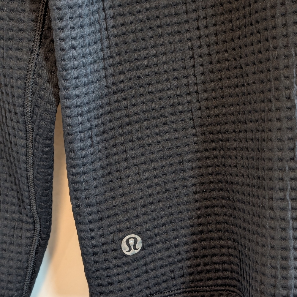 Lululemon Black Waffle Cowl Neck Pullover Side Zip Pocket Top 12 Texture Sporty - Picture 2 of 7
